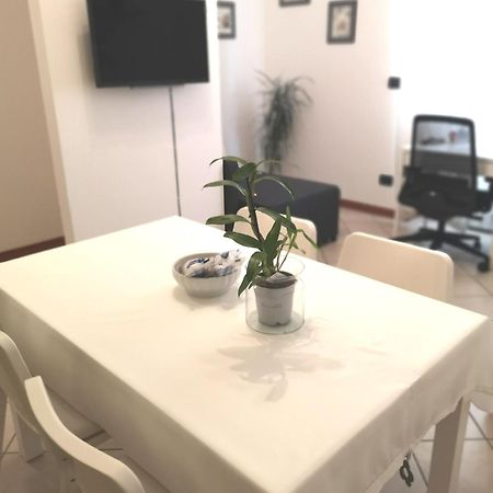 Holiday Apartment - Brescia Centro - Parcheggio Privato Екстериор снимка
