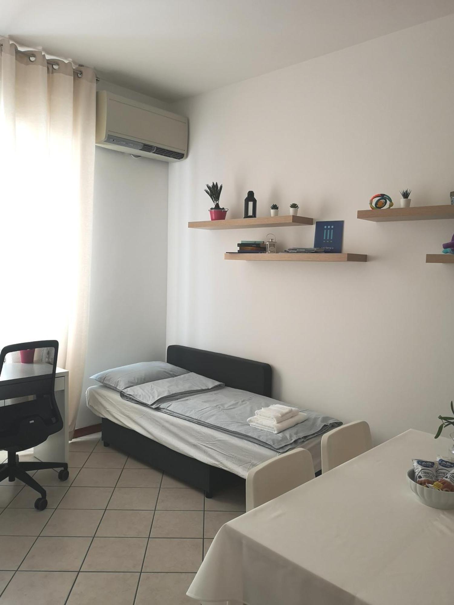 Holiday Apartment - Brescia Centro - Parcheggio Privato Екстериор снимка