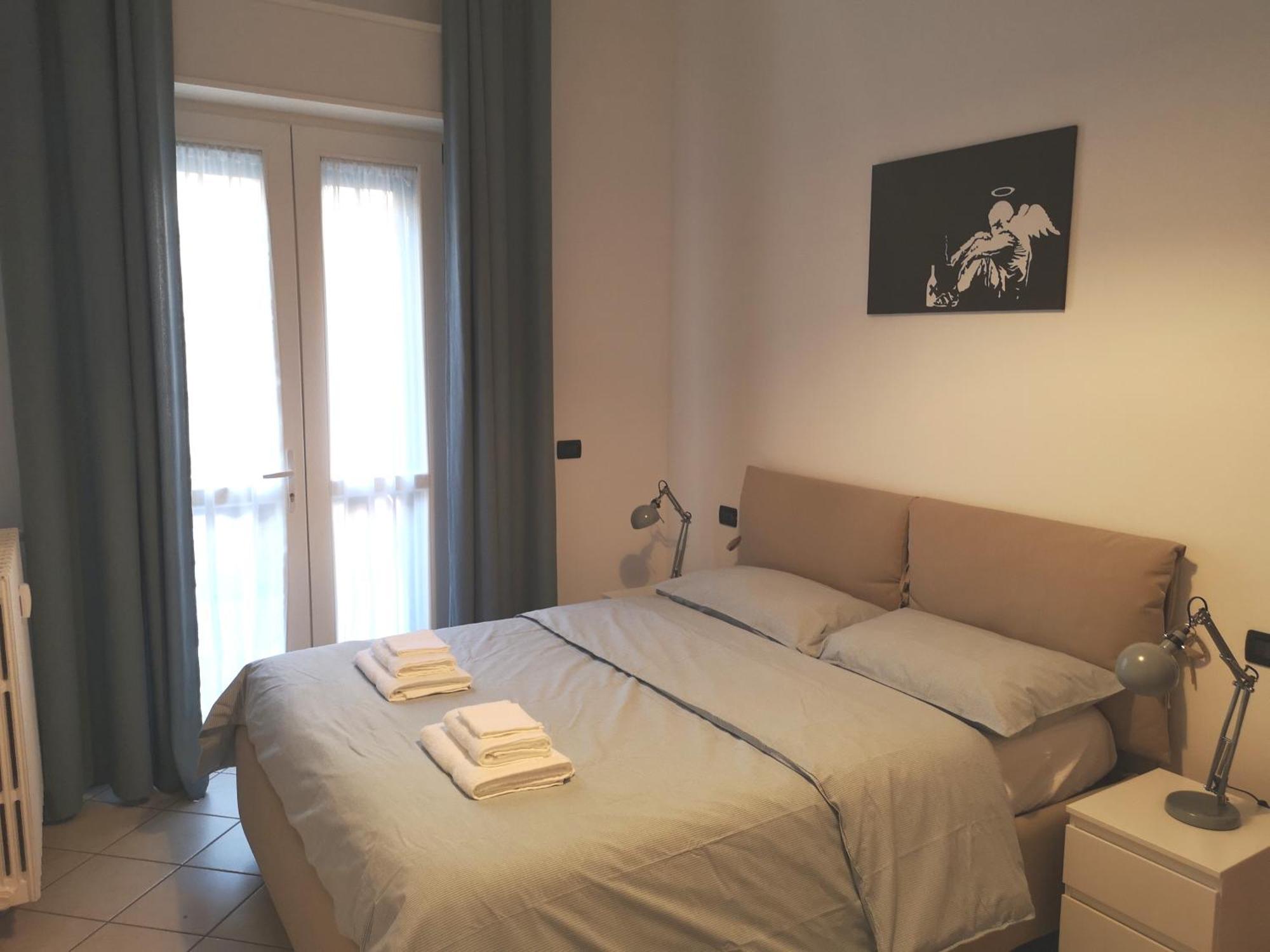 Holiday Apartment - Brescia Centro - Parcheggio Privato Екстериор снимка