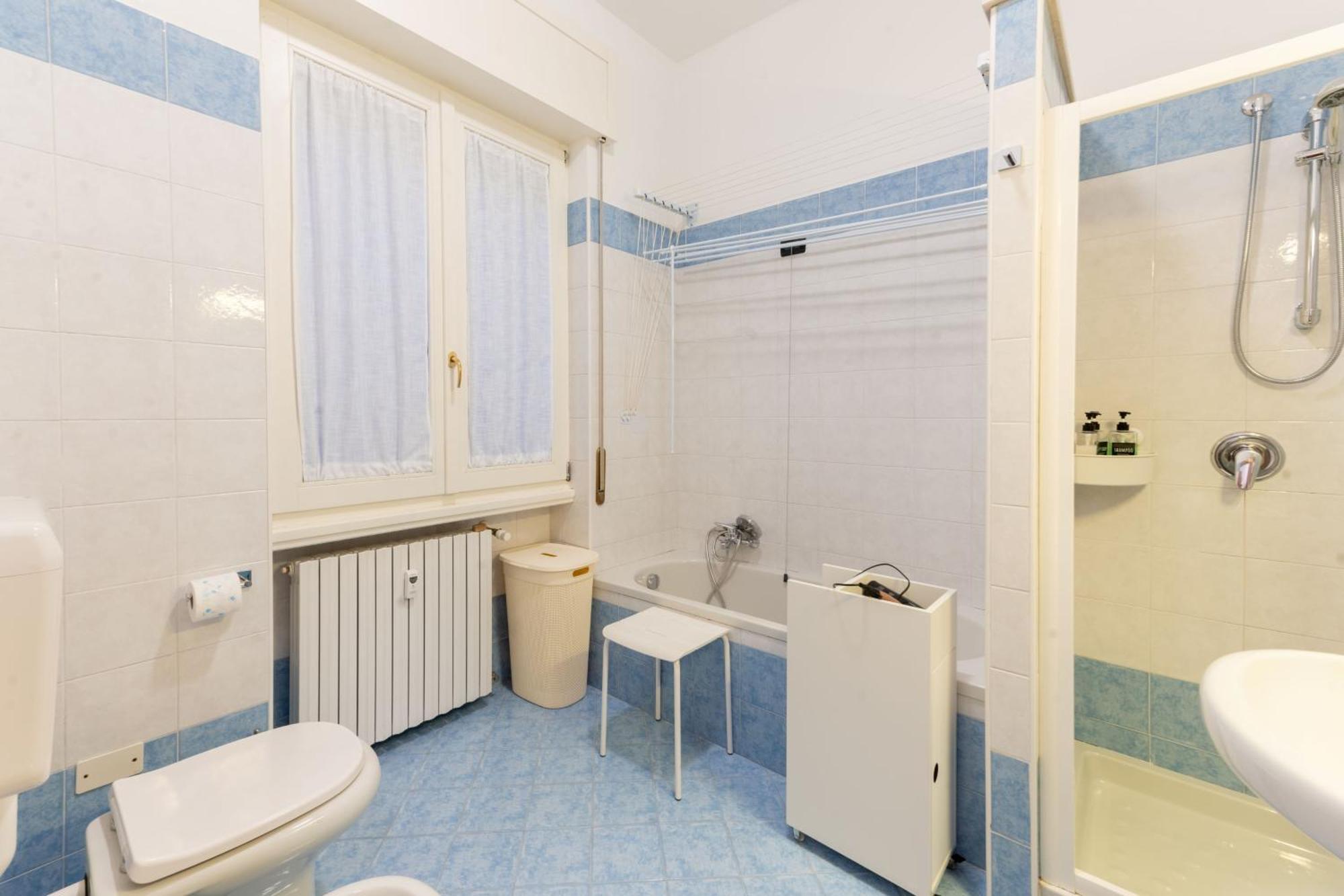 Holiday Apartment - Brescia Centro - Parcheggio Privato Екстериор снимка